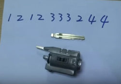 V8-X6-Key-Cutting-Machine-14