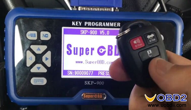 skp900-program-new-toyota-corolla-h-chip-remote-key-1