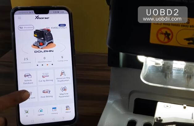 How to Use Xhorse Dophin Cut Key for SUZUKI Access Bike (1)