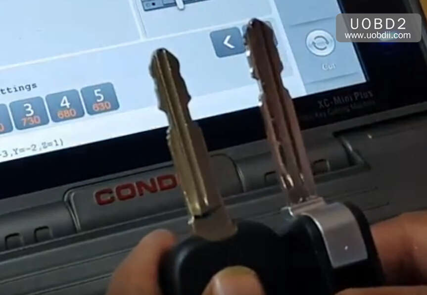 How to Use Codor Mini Plus Cut Keys for Huyndai ix35 Grand (20)