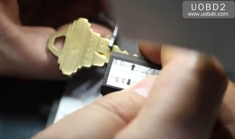 How to Use SEC-E9 Cutting New Schlage Household Key (10)