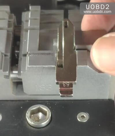 How to Use 2M2 Key Machine Cut Peugeot NE73 Key (11)
