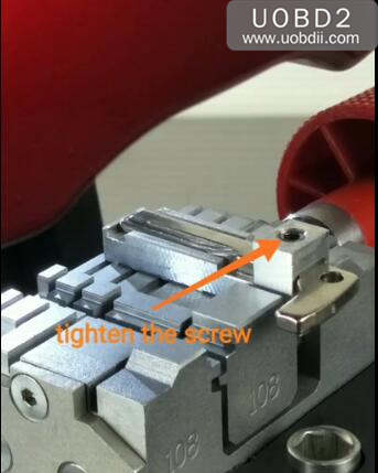 How to Use 2M2 Magic Tank Machine Cut HU64 Key (11)