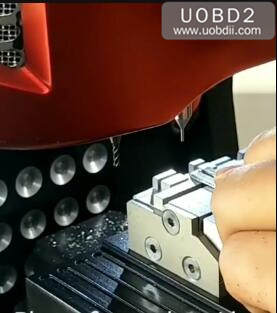 Hyundai-KIA-TOY40-All-Key-Lost-Programming-by-2M2-Tank-Machine-11