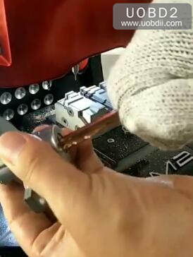 Hyundai-KIA-TOY40-All-Key-Lost-Programming-by-2M2-Tank-Machine-15