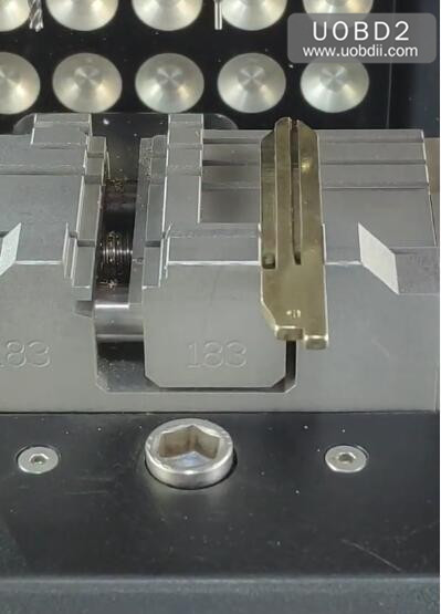 How-to-Use-2M2-Tank-Magic-Machine-Cut-NSN14-Key-8
